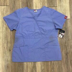 Dickies Women’s M scrub top - see description!!!